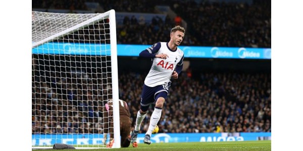 James Maddison teki kaksi maalia ottelussa Manchester Cityä vastaan